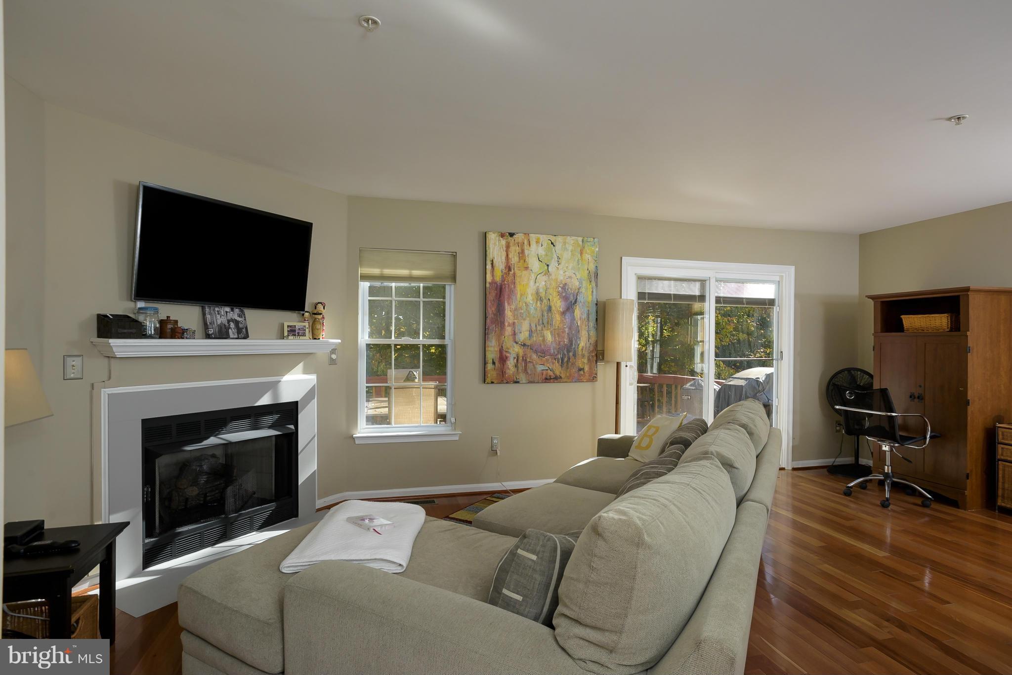 FALCON CREST - Residential