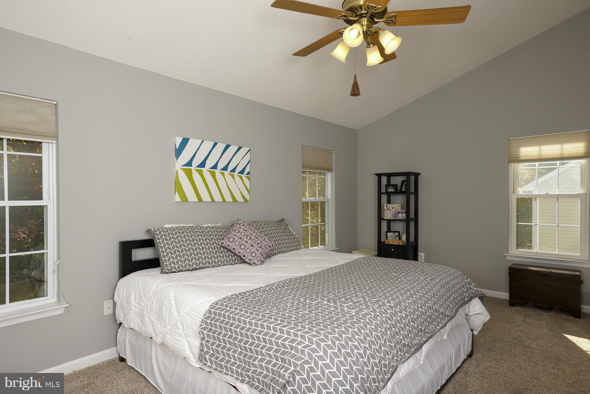 FALCON CREST - Residential