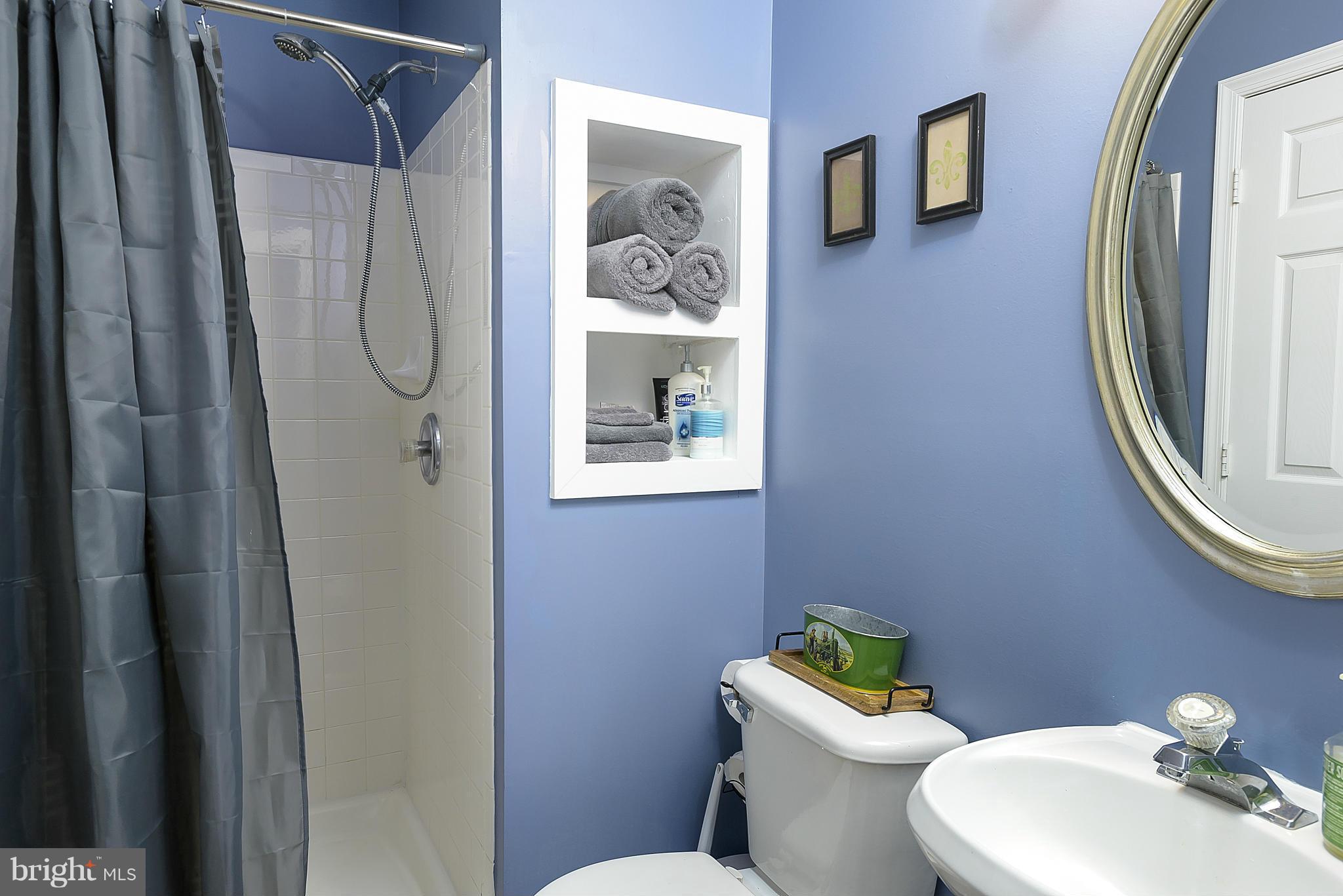 FALCON CREST - Residential