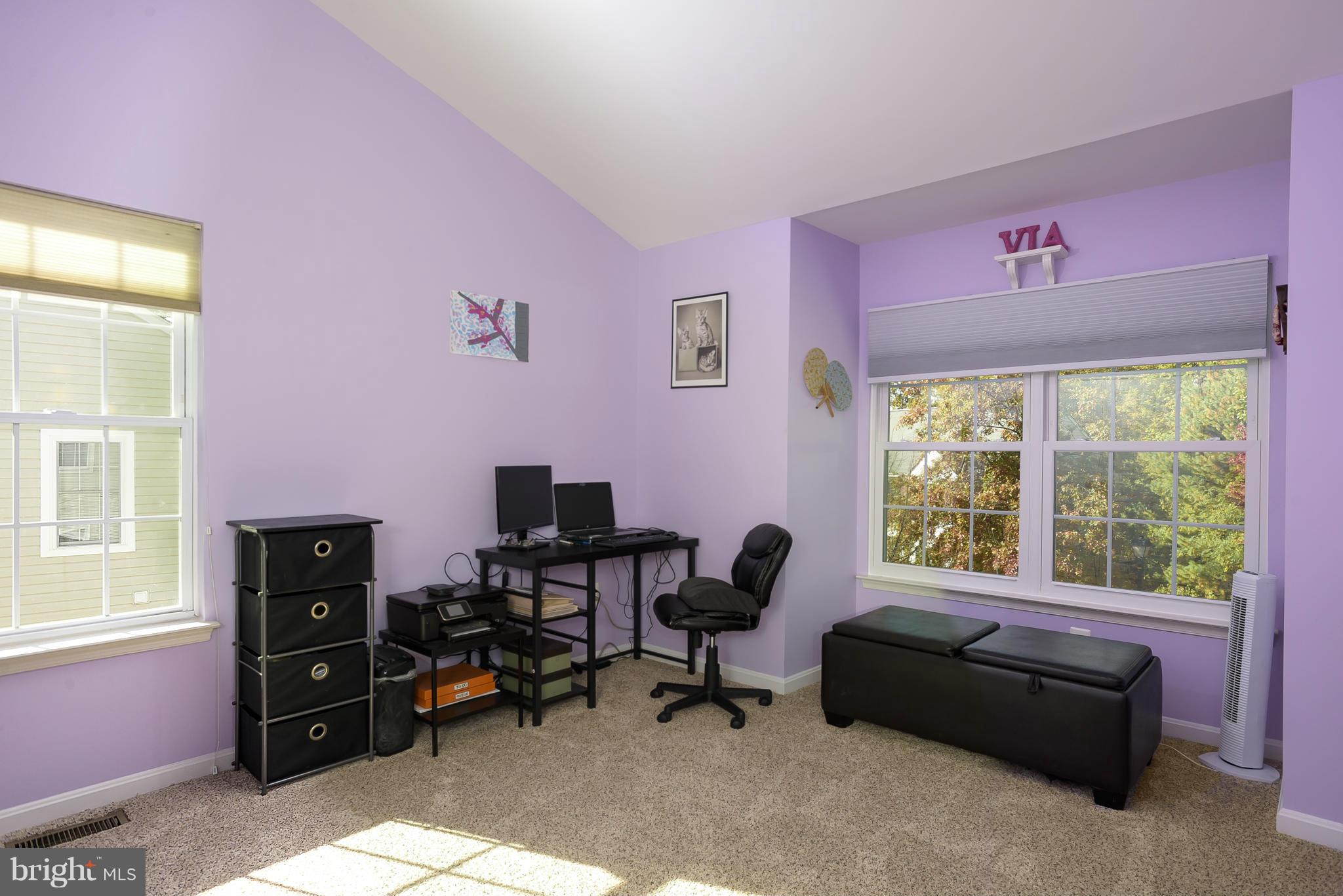 FALCON CREST - Residential