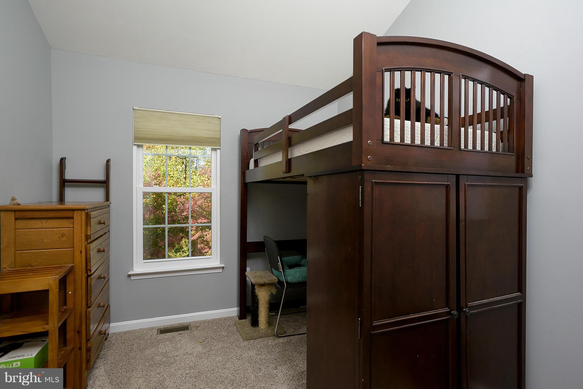 FALCON CREST - Residential