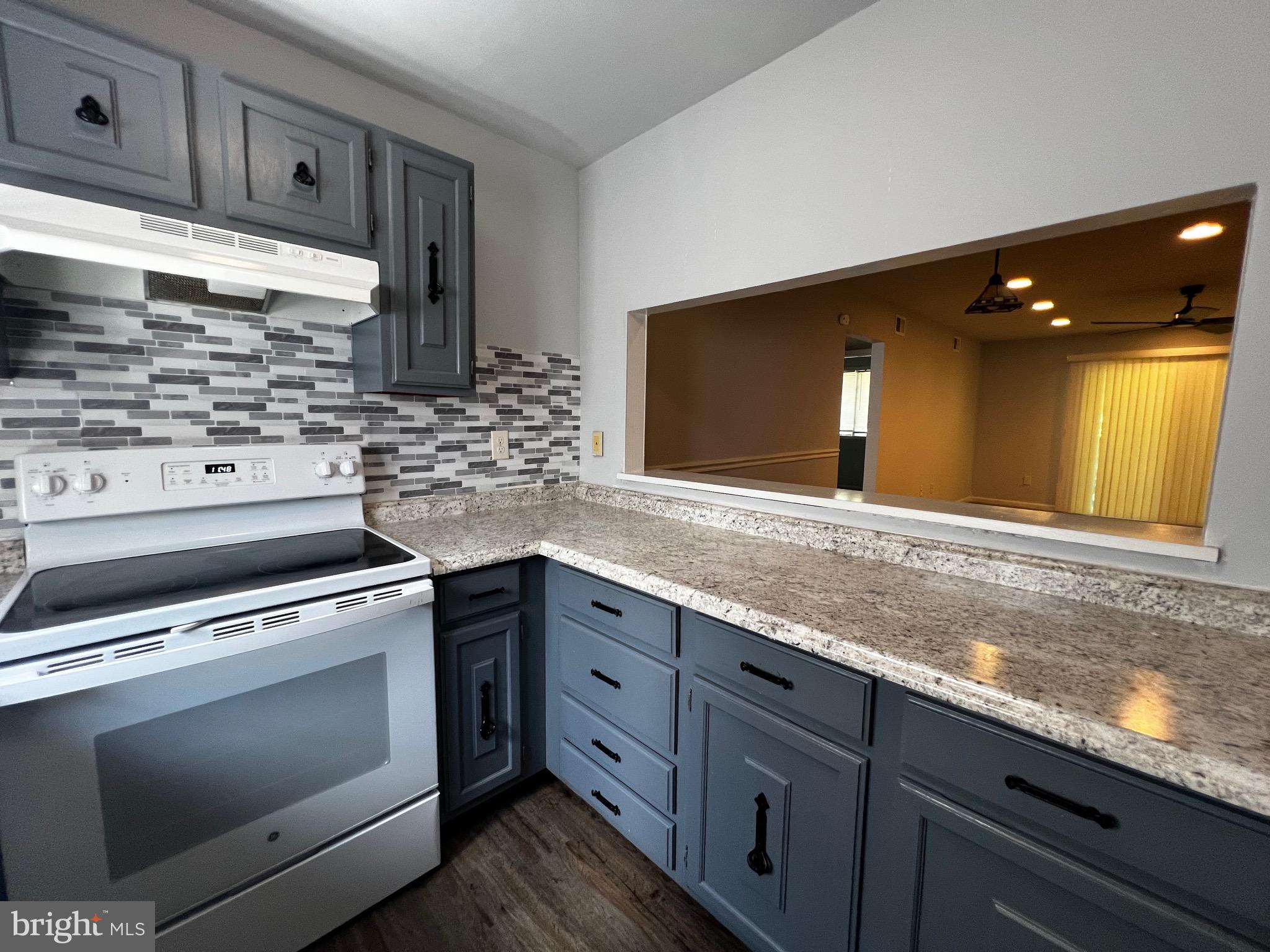 22024 GLOUCESTER COURT B-5