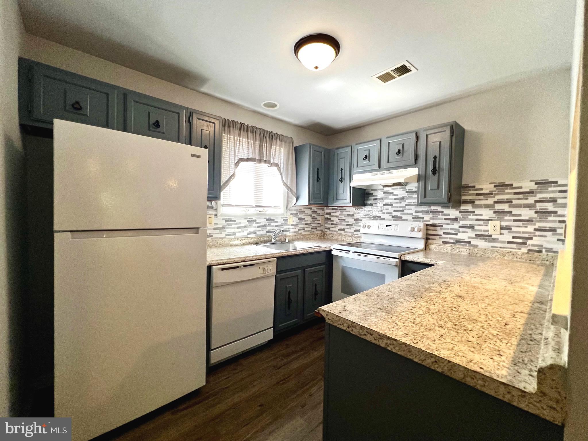 GLOUCESTER CONDOMINIUMS - Residential