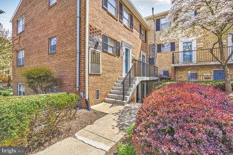 Condo For Rent - 5919 Quantrell Avenue<br/> ALEXANDRIA, VA 22312