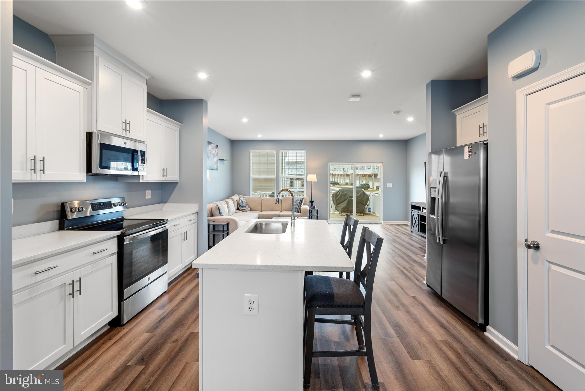 PRESIDENTS POINTE - Residential