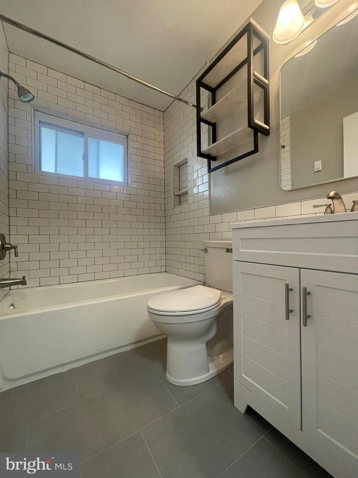 PEMBROOKE - Residential Lease