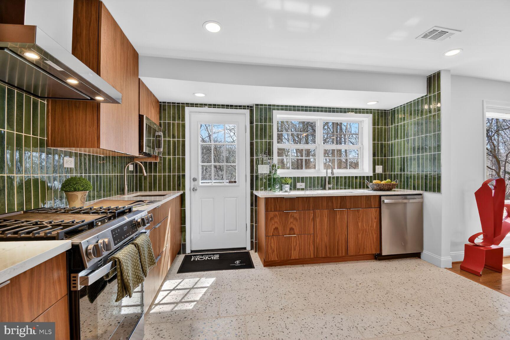 NORTHWEST BRANCH ESTATES - Residential