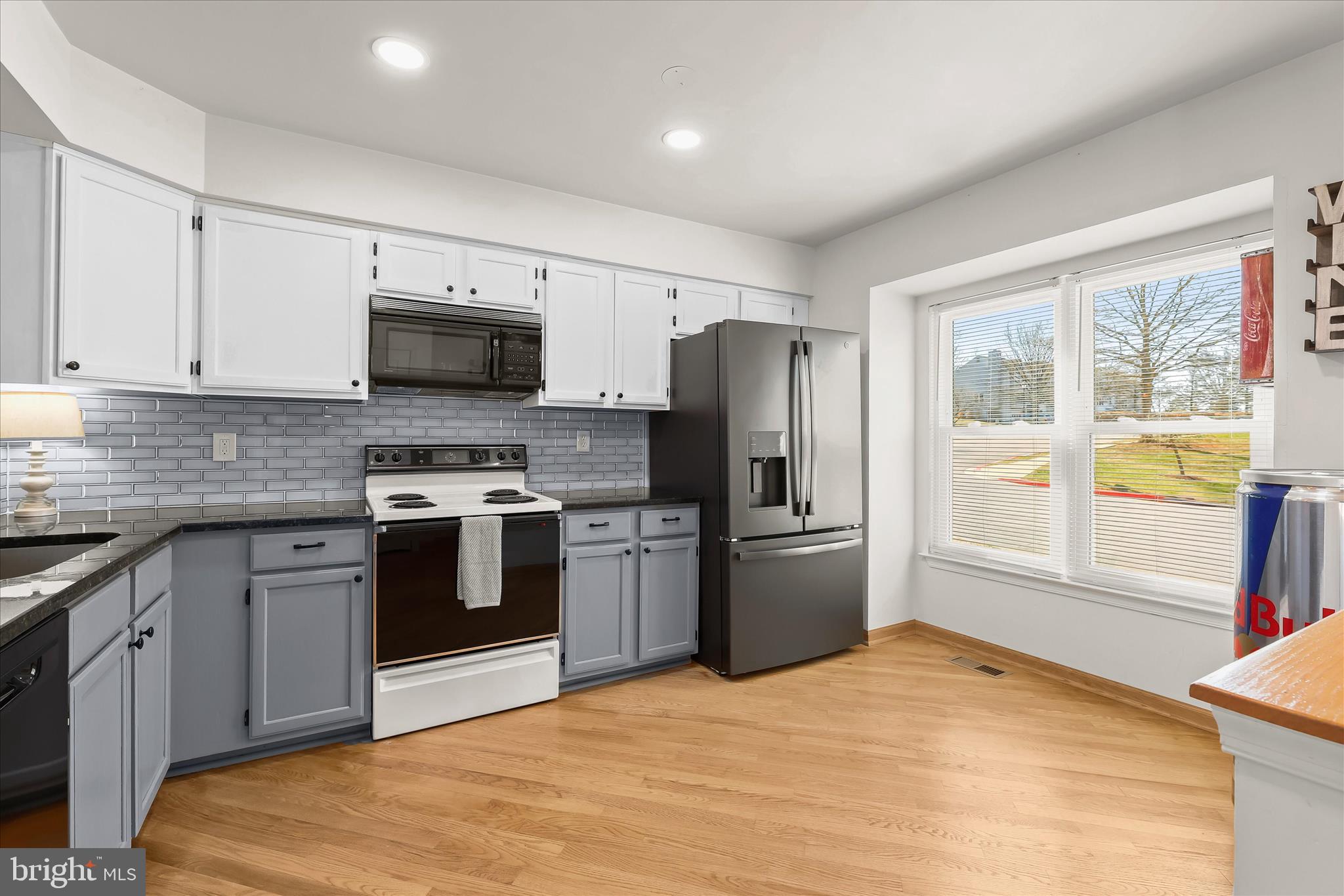 RIVERCHASE - Residential