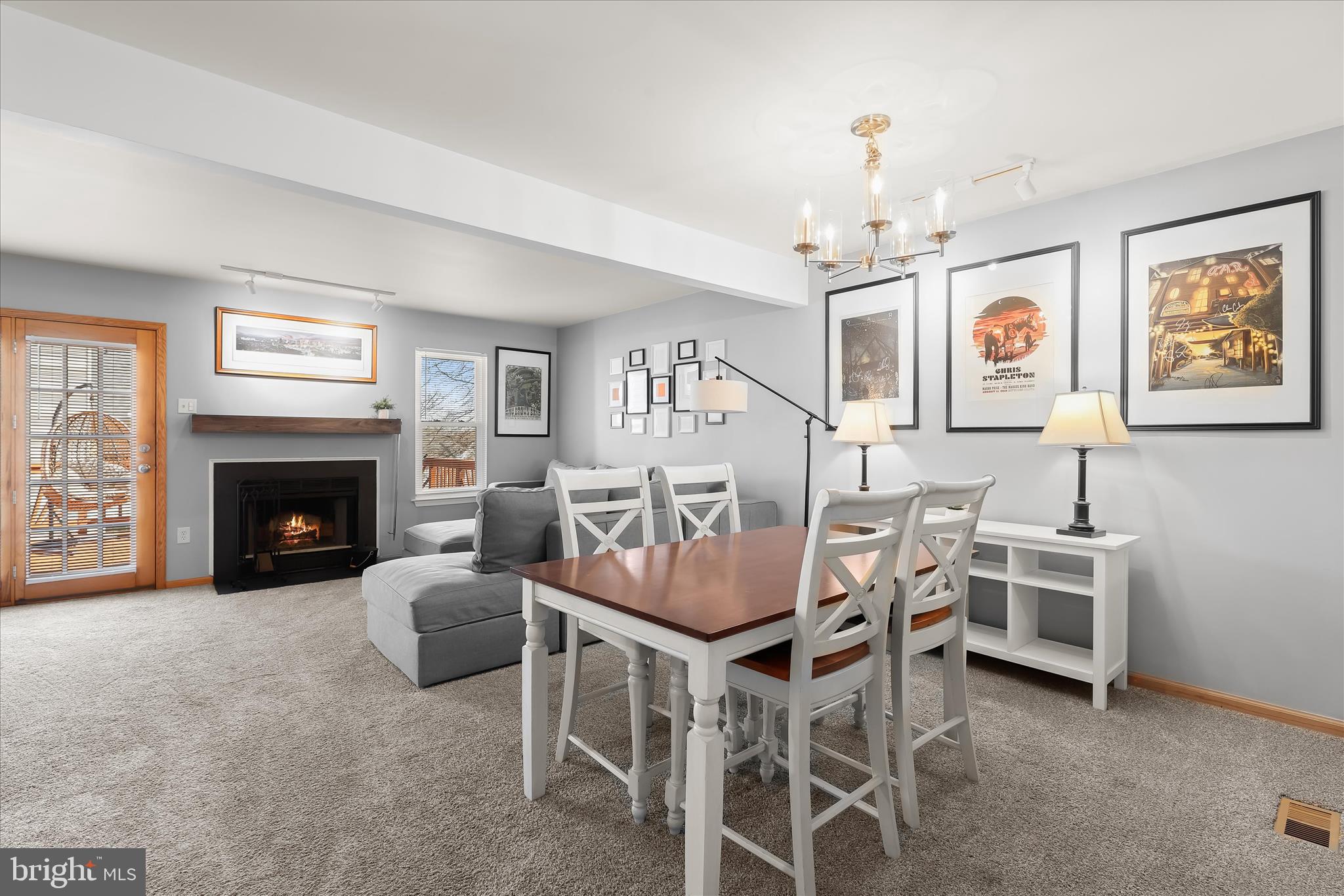 RIVERCHASE - Residential