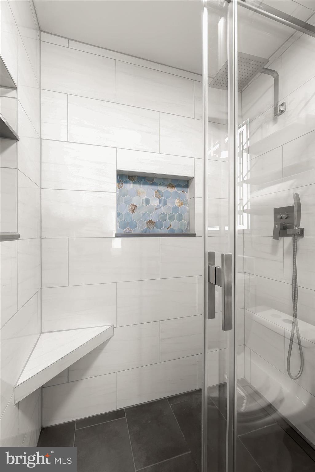 RIVERCHASE - Residential