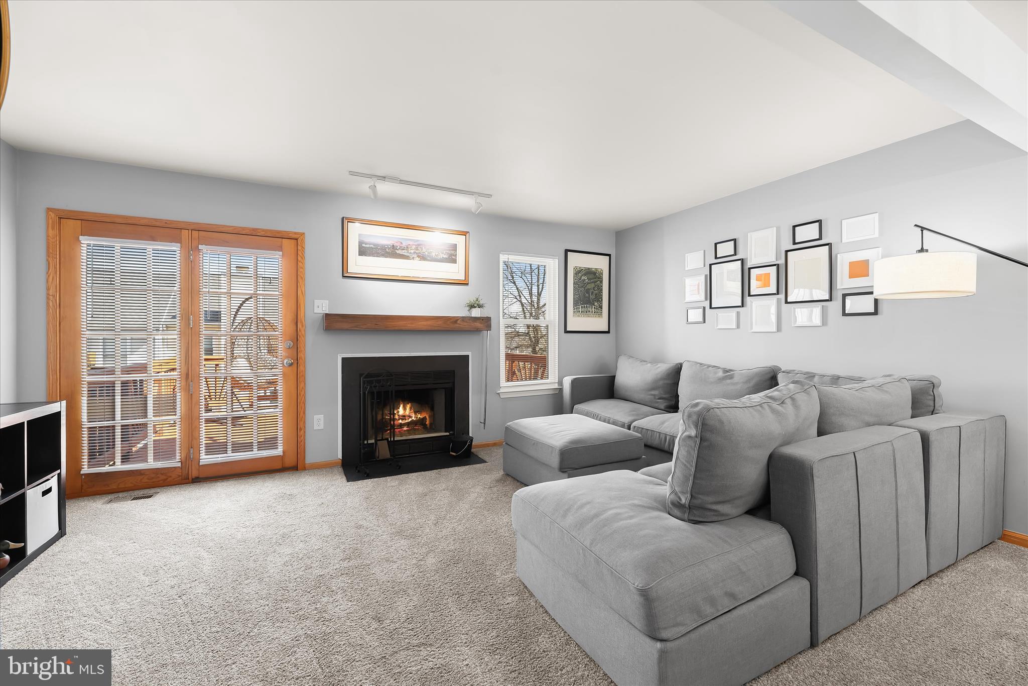 RIVERCHASE - Residential