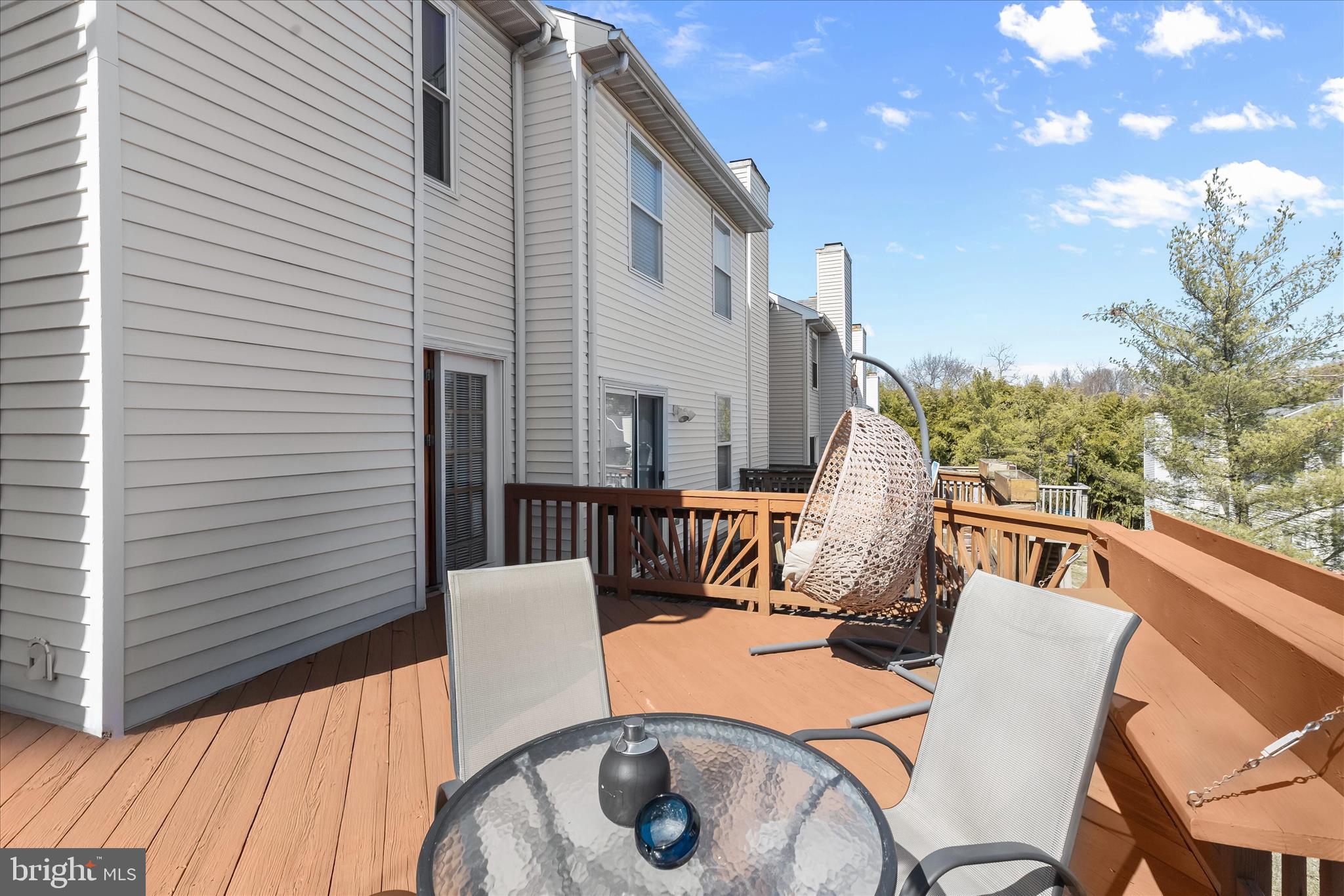 RIVERCHASE - Residential