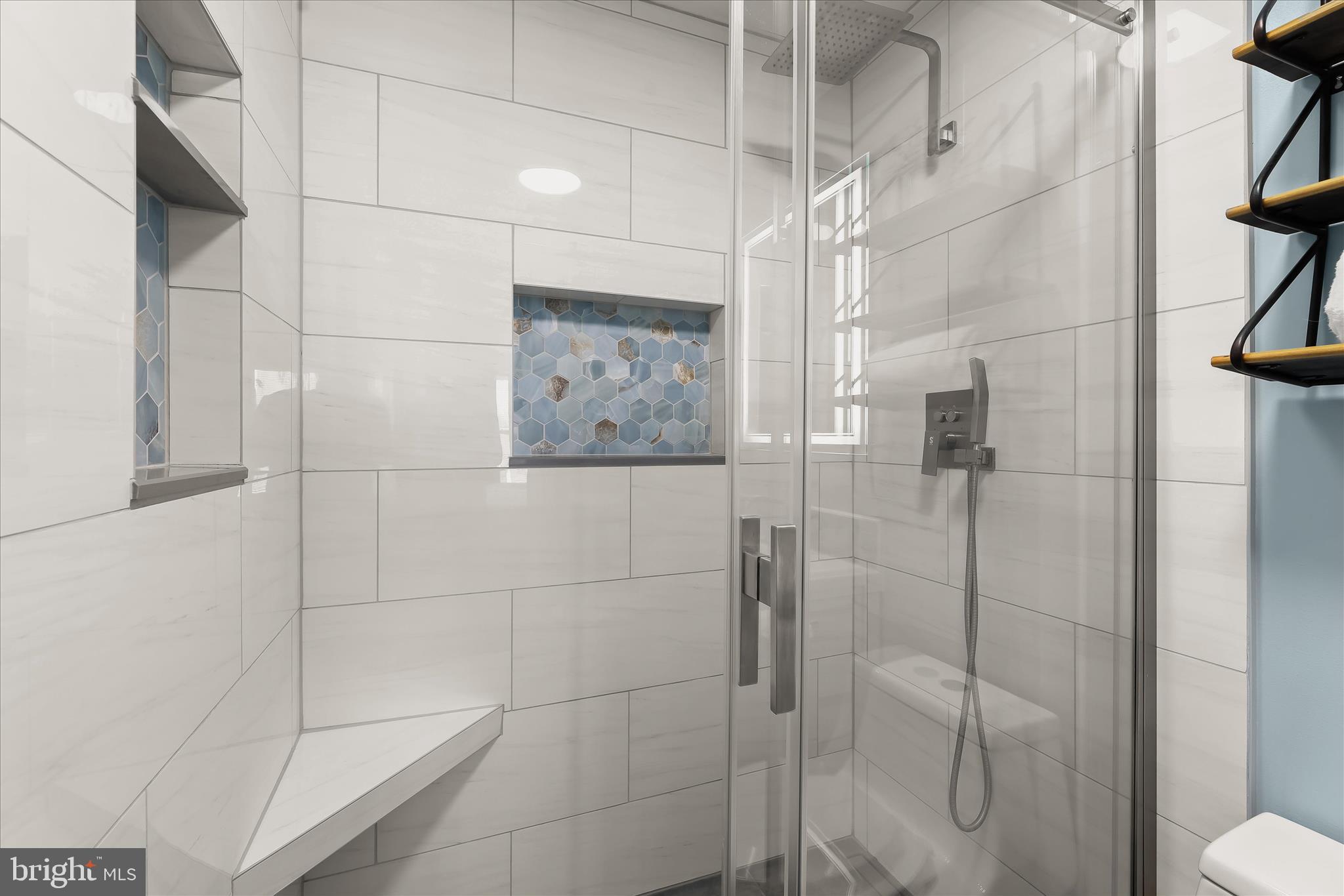 RIVERCHASE - Residential