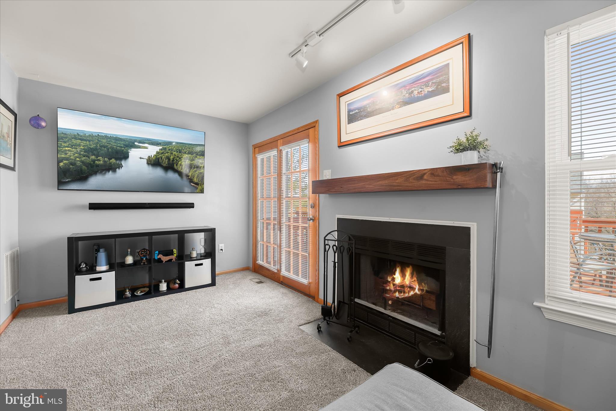 RIVERCHASE - Residential