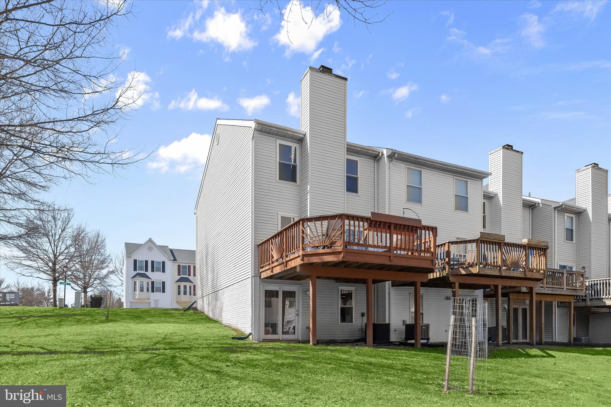 RIVERCHASE - Residential