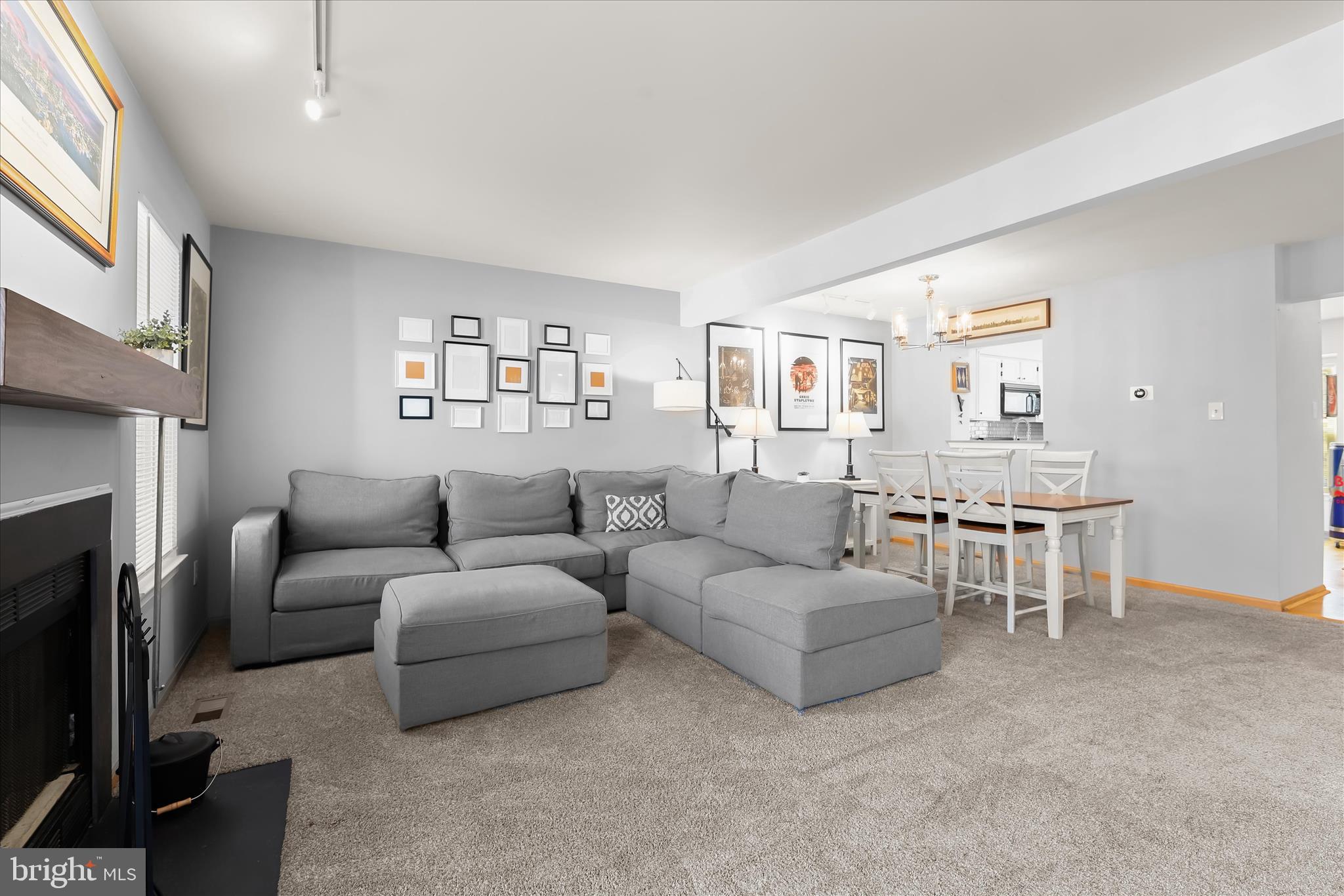 RIVERCHASE - Residential