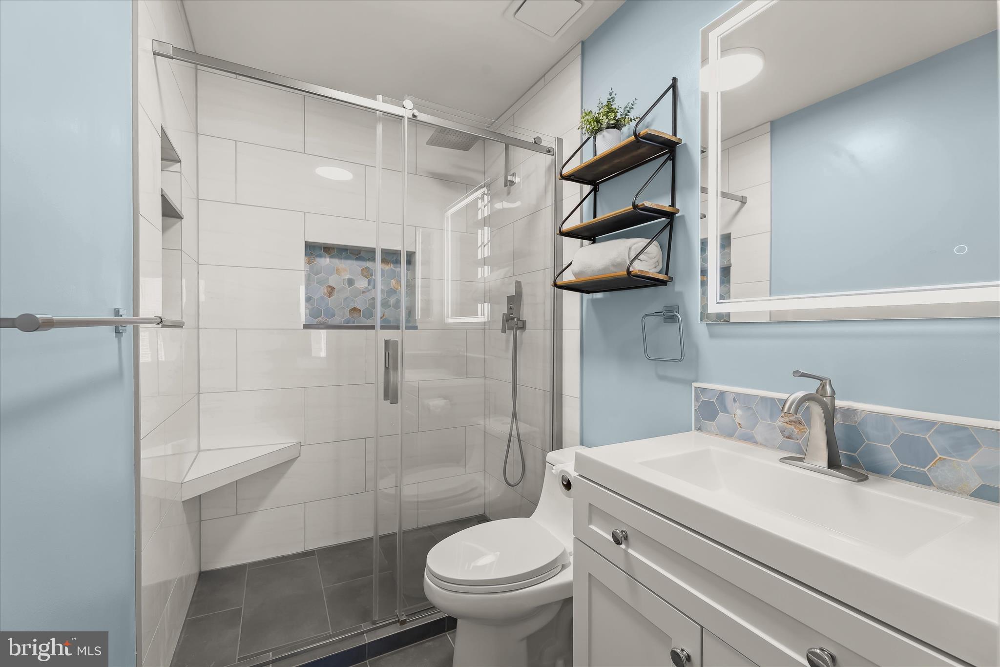 RIVERCHASE - Residential