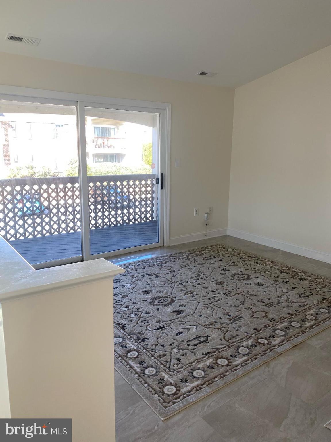 ROLLING OAKS - Residential Lease