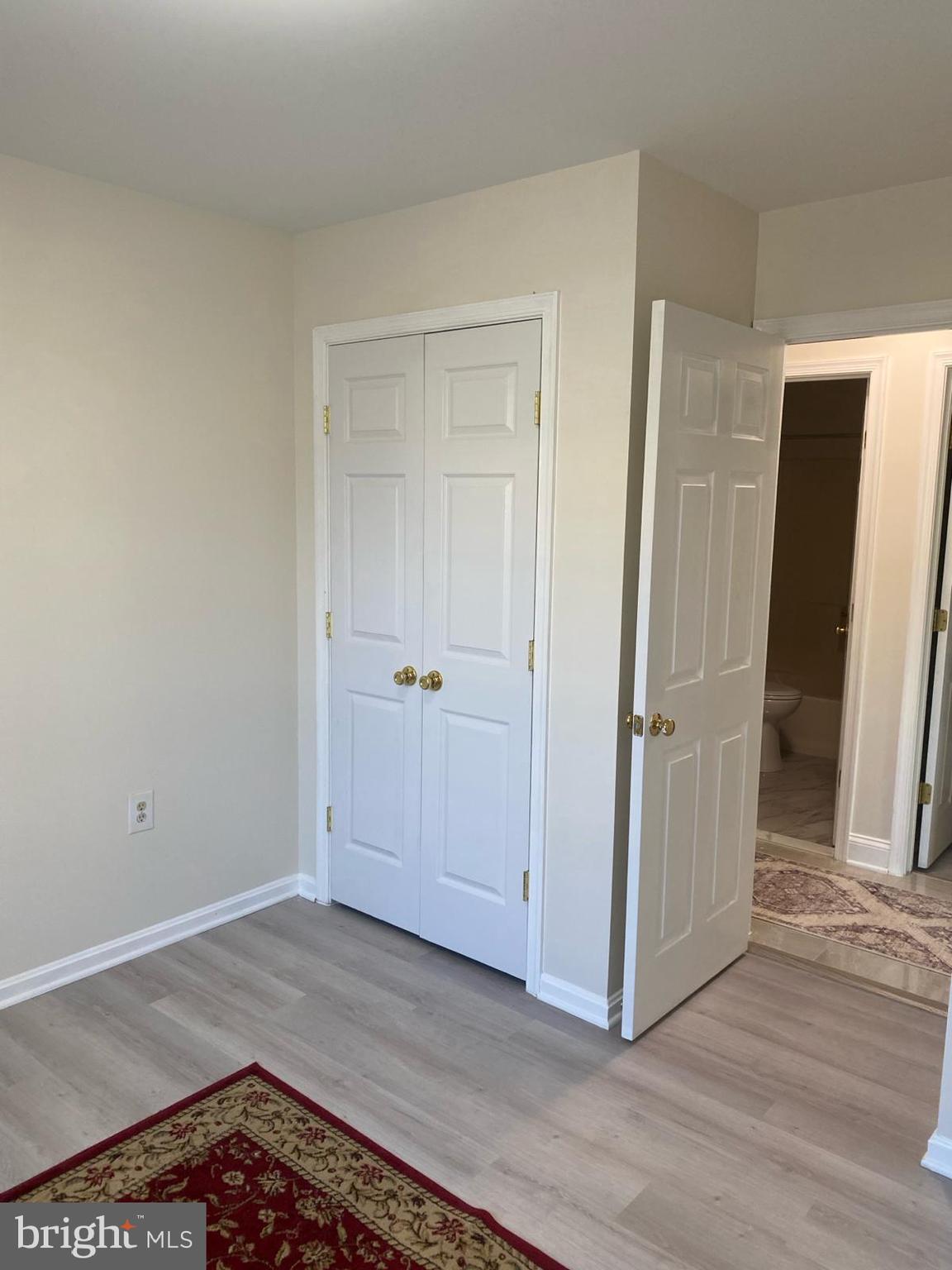 ROLLING OAKS - Residential Lease