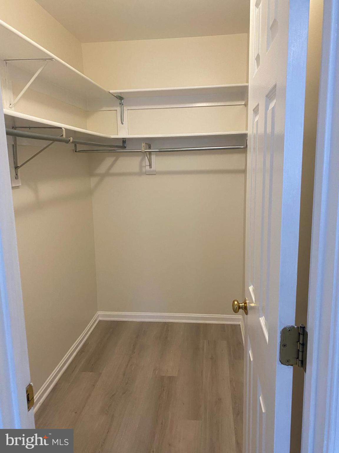 ROLLING OAKS - Residential Lease