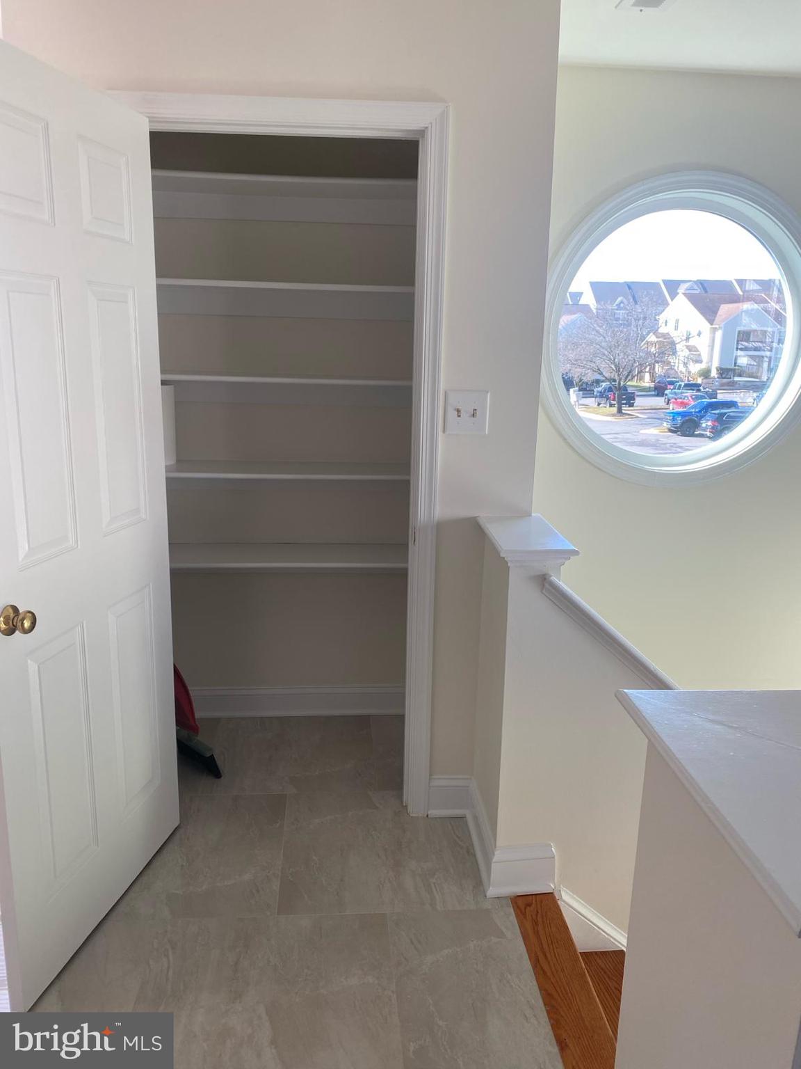 ROLLING OAKS - Residential Lease