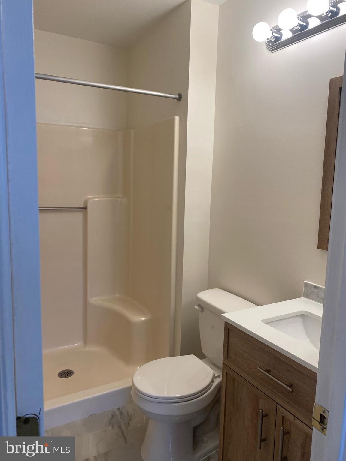 ROLLING OAKS - Residential Lease