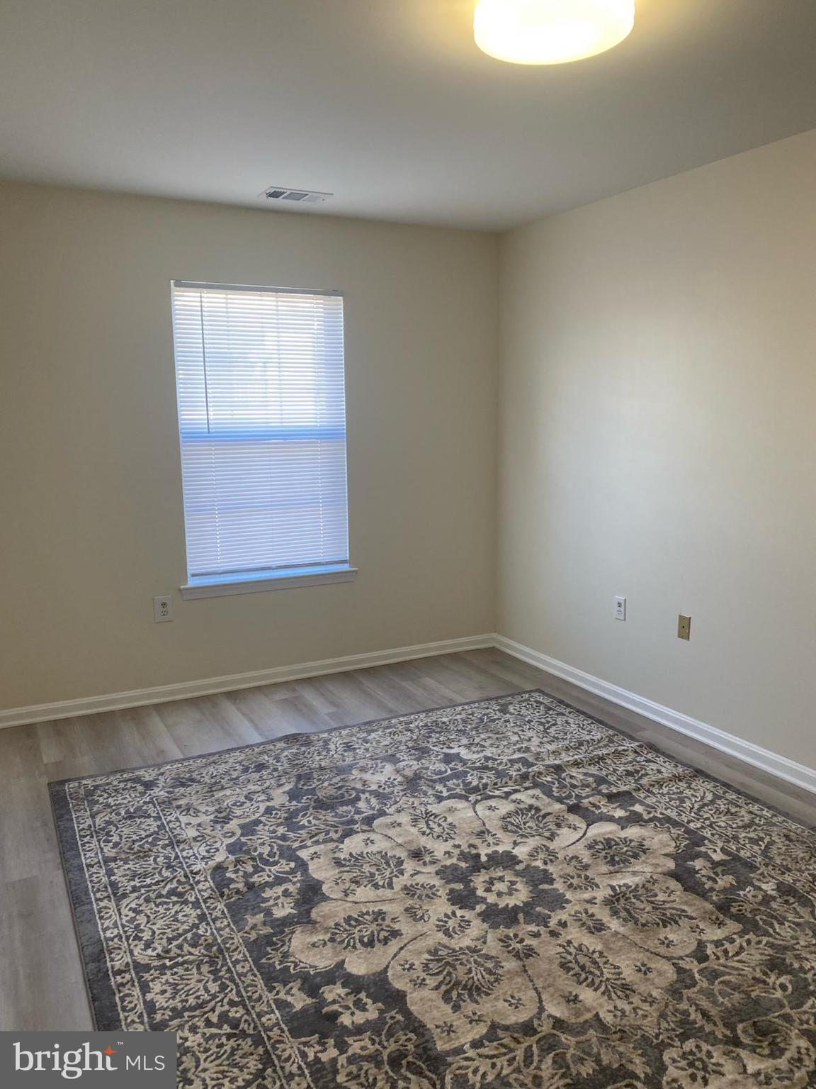 ROLLING OAKS - Residential Lease