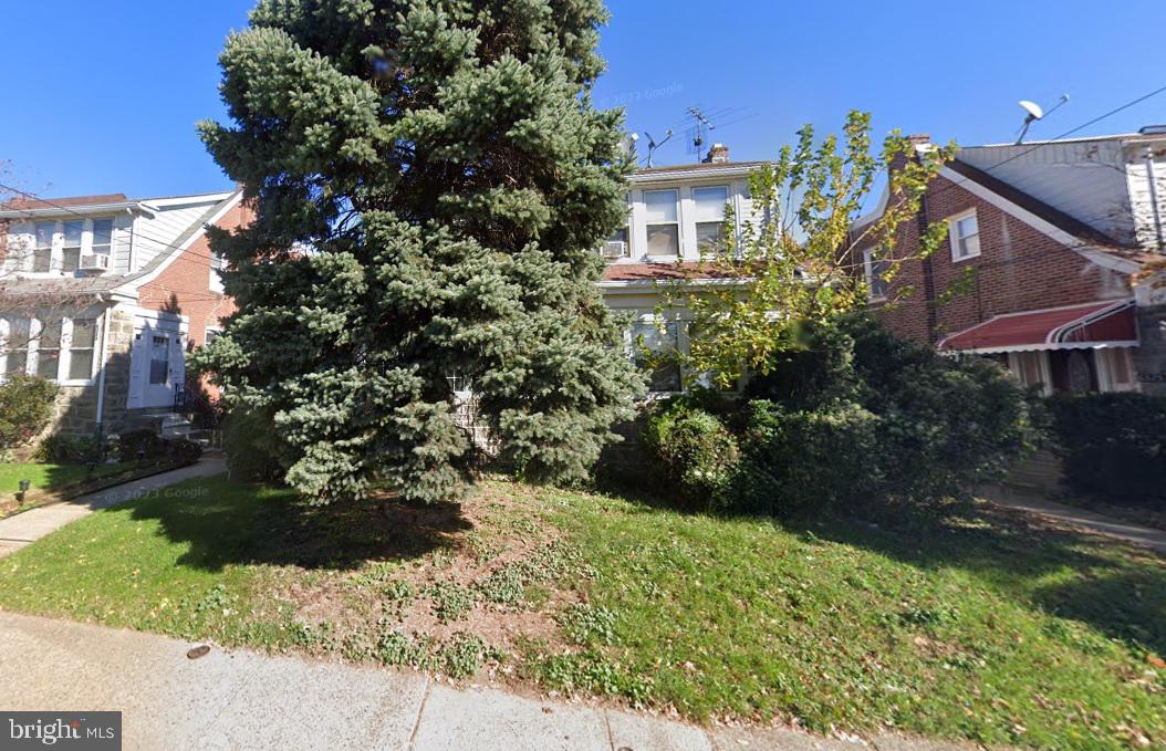 3 Bedroom, 1.5 Bath Semi-Detached home. The home is corporate owned. The property is occupied and cannot be shown. Offers are to be made from exterior views only. Please do not approach the occupant. Please note that the owner does not accept PAR agreements of sale and all offers MUST be made on attached forms. Forms must be notarized and if being purchased by an LLC, LLC documents must be included.