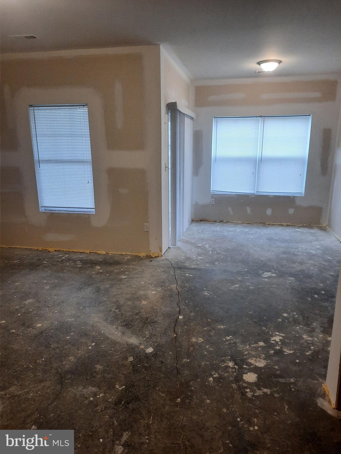 ADMIRALS QUAY - Residential Lease