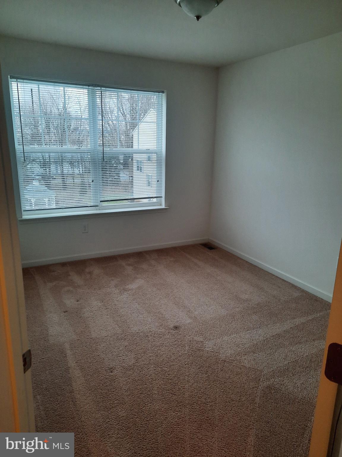 ADMIRALS QUAY - Residential Lease