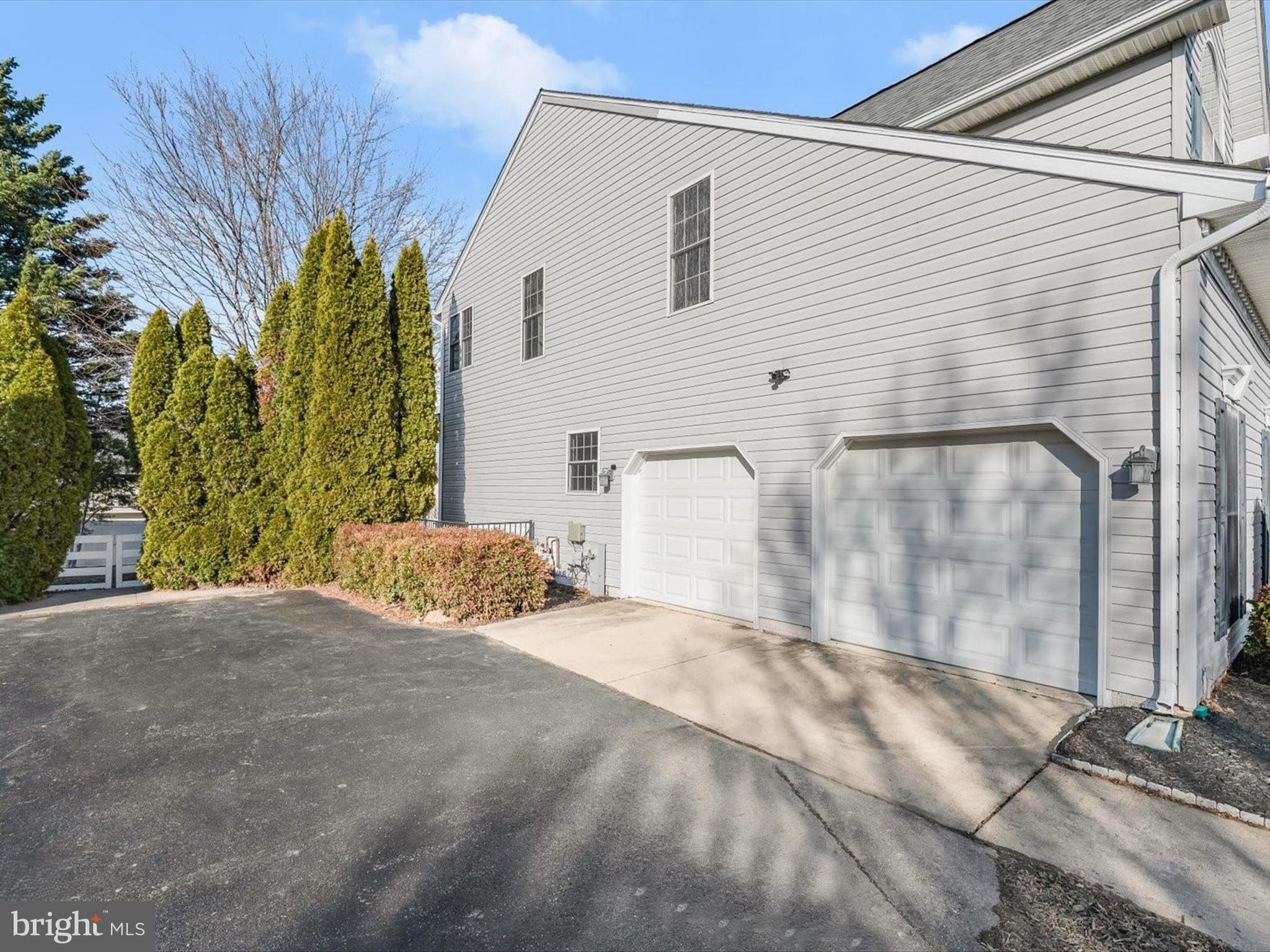 MAXA MEADOWS - Residential