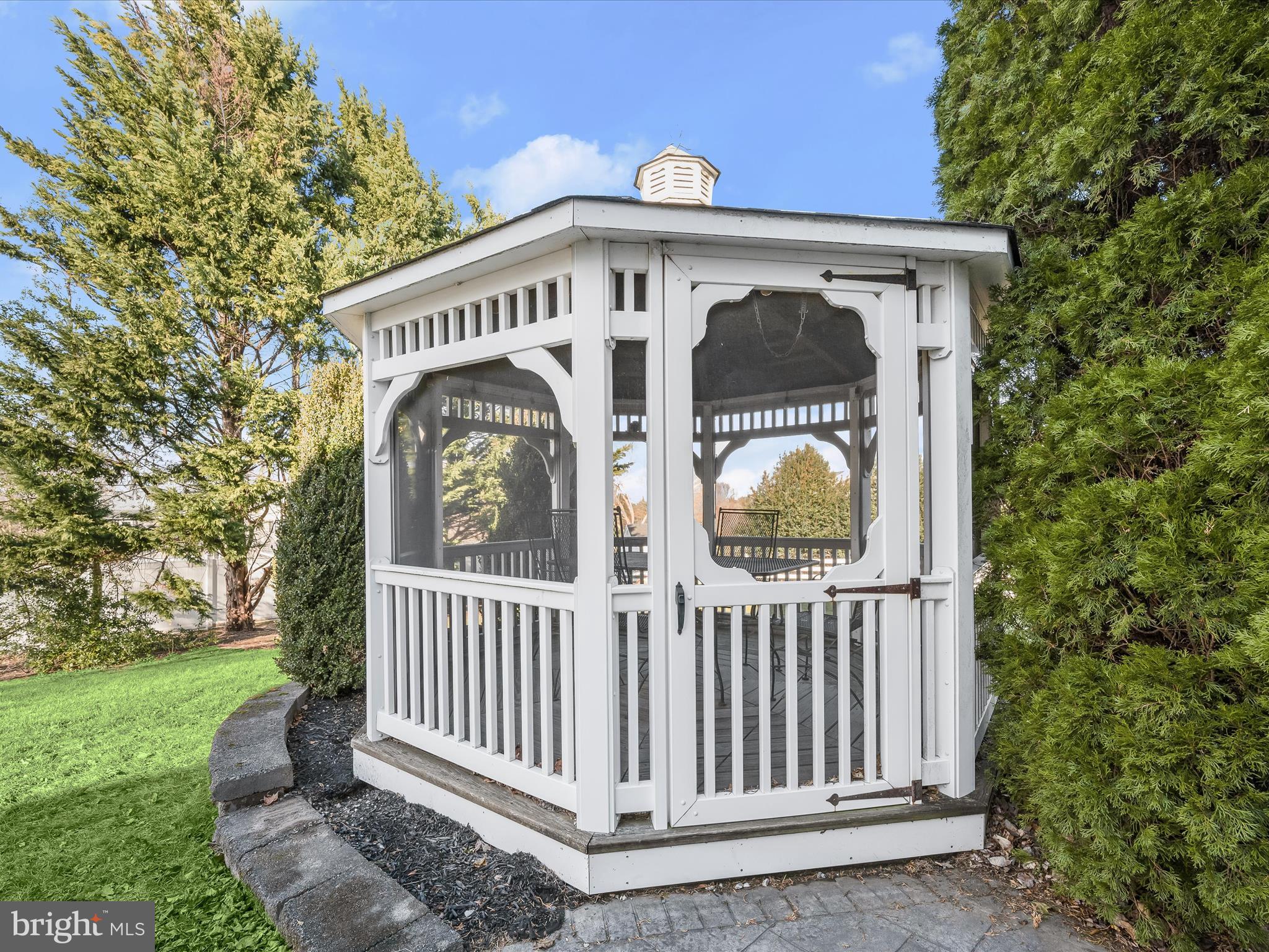 MAXA MEADOWS - Residential