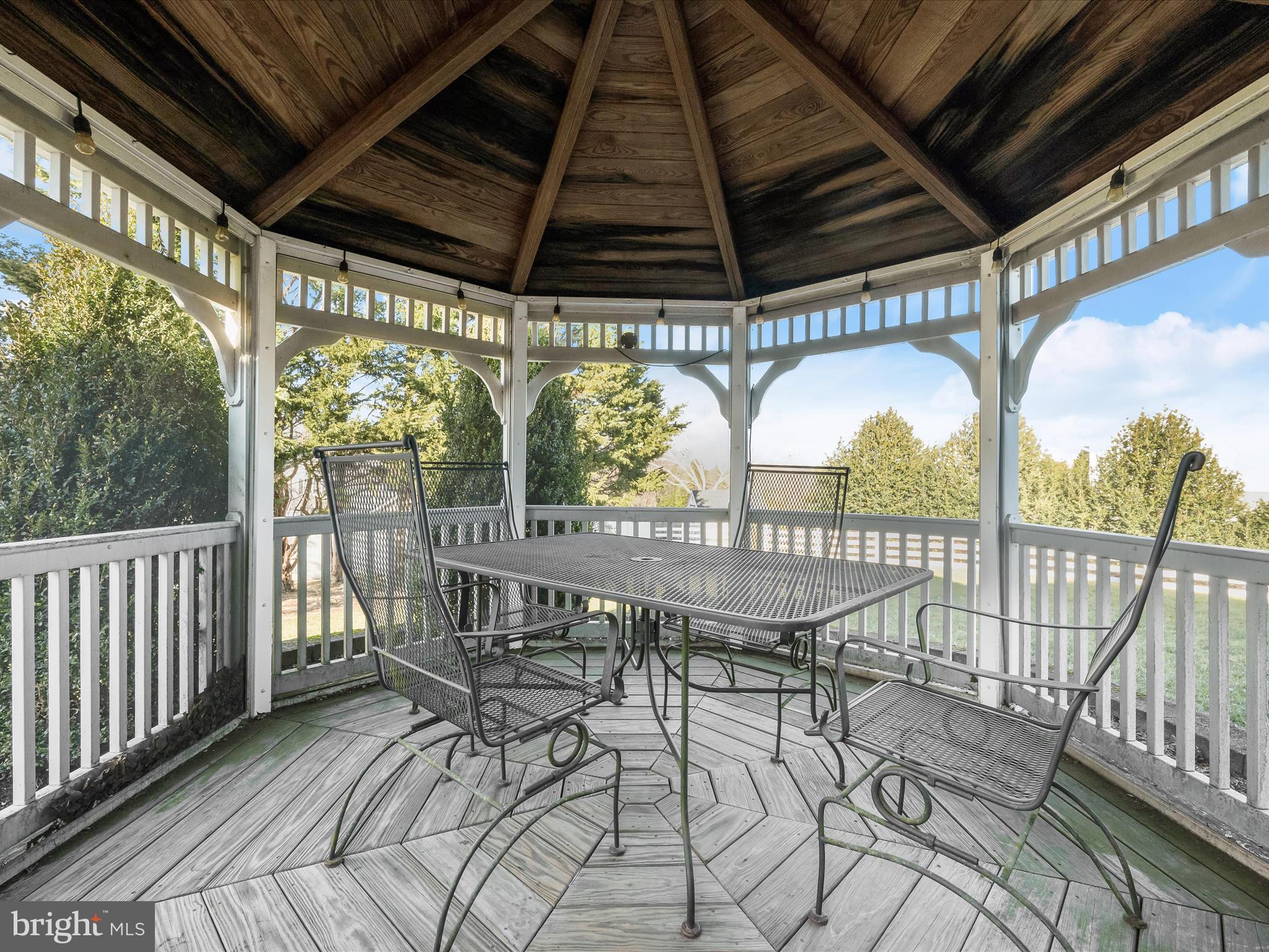 MAXA MEADOWS - Residential