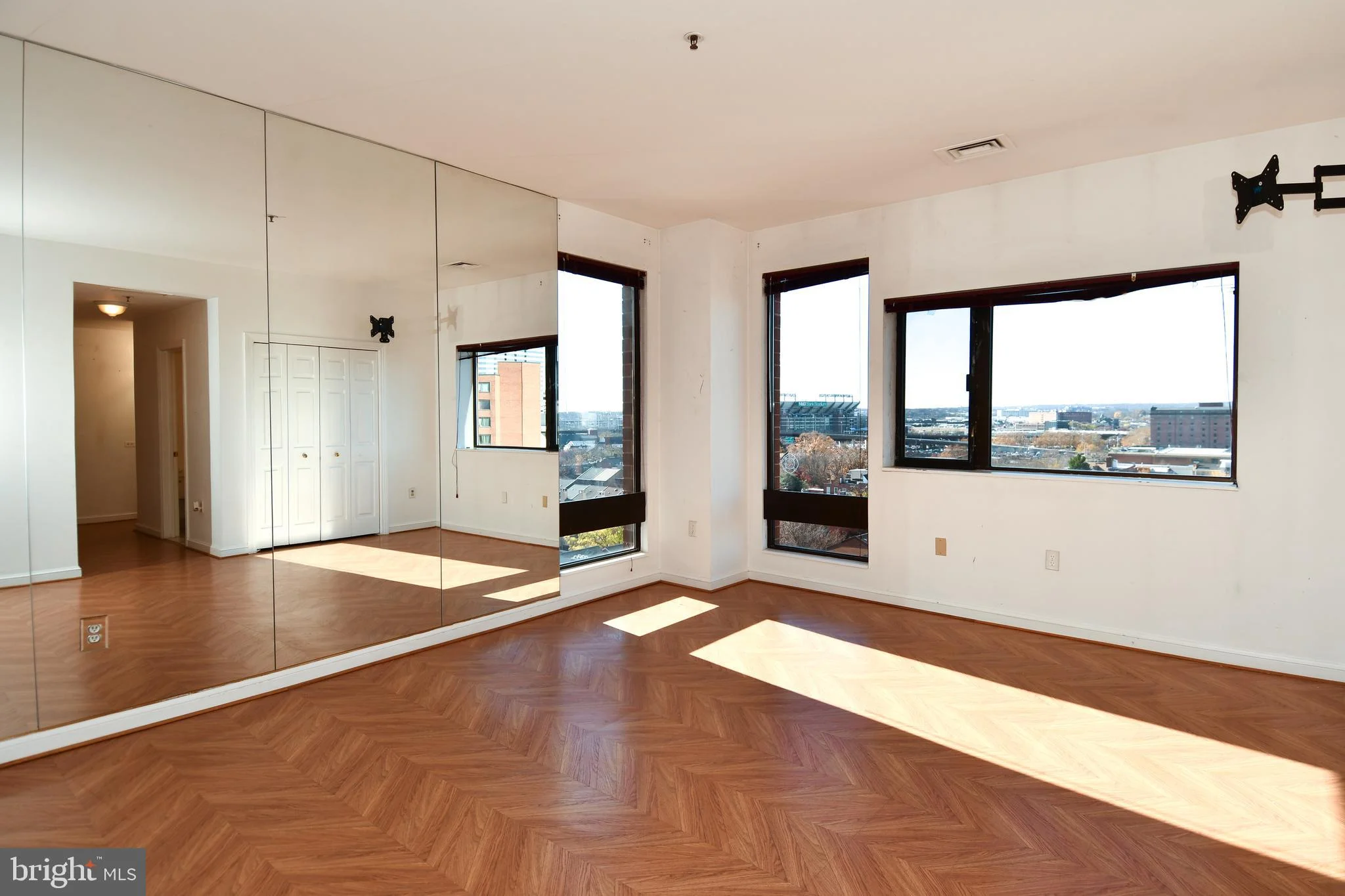 10 E Lee Street Unit 809
