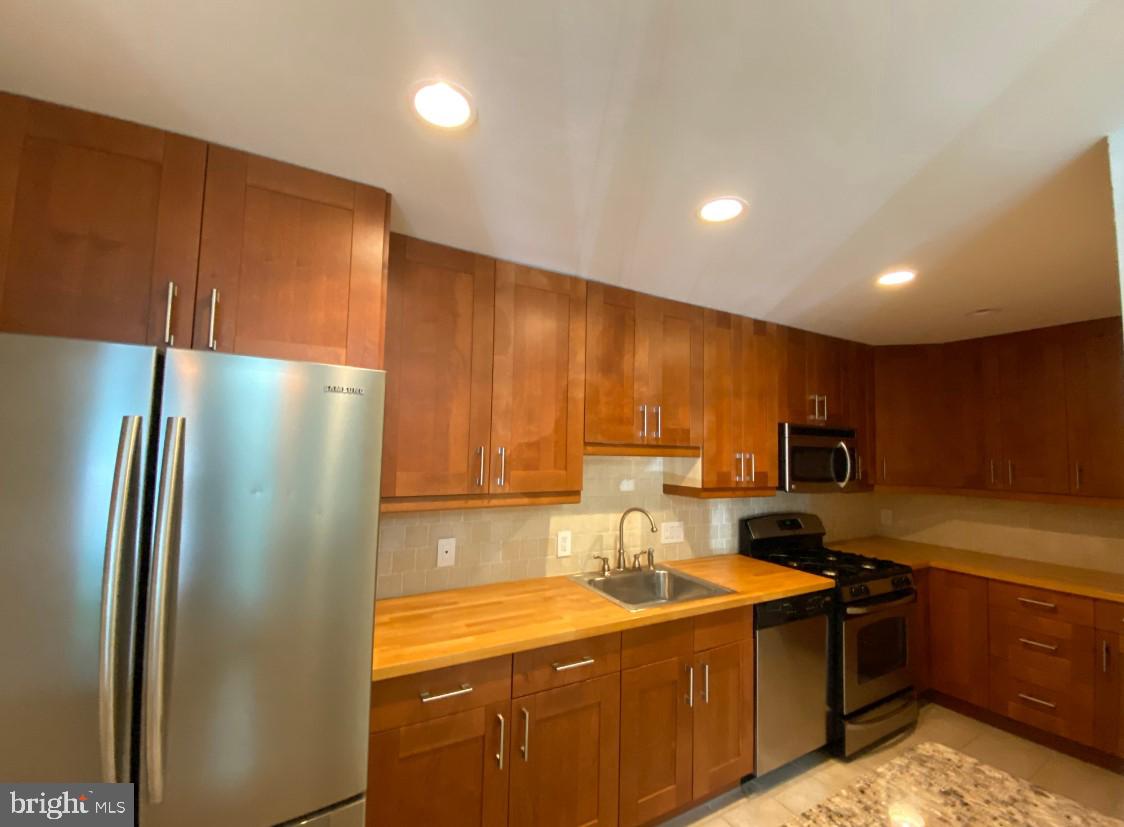 PARK TERRACE - Residential Lease