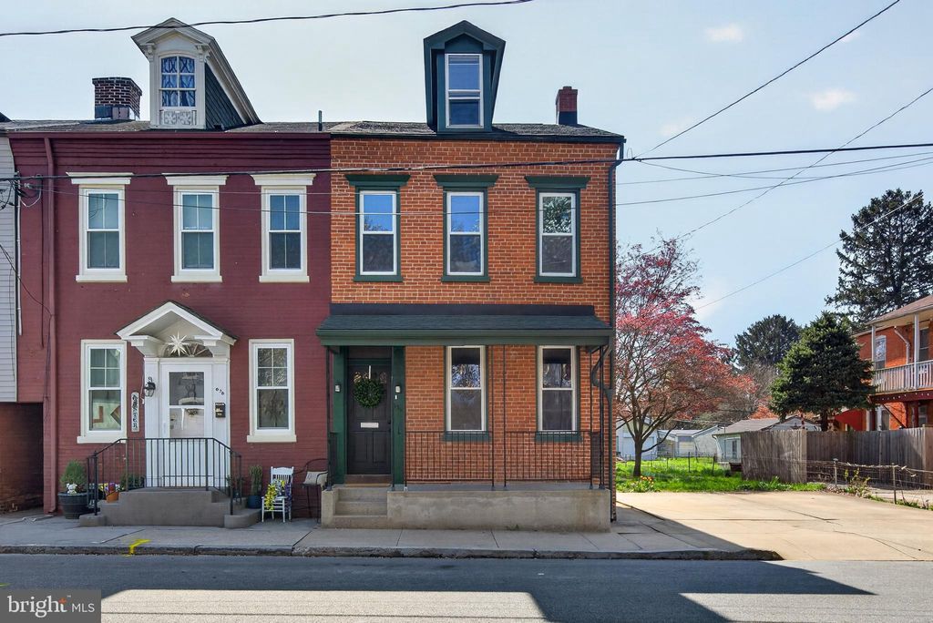 Photo of 632 Chestnut Street, COLUMBIA, PA 17512 (MLS # PALA2086220)