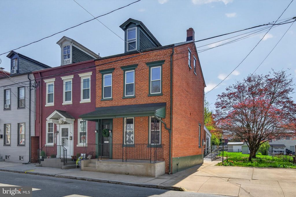 Photo of 632 Chestnut Street, COLUMBIA, PA 17512 (MLS # PALA2086220)