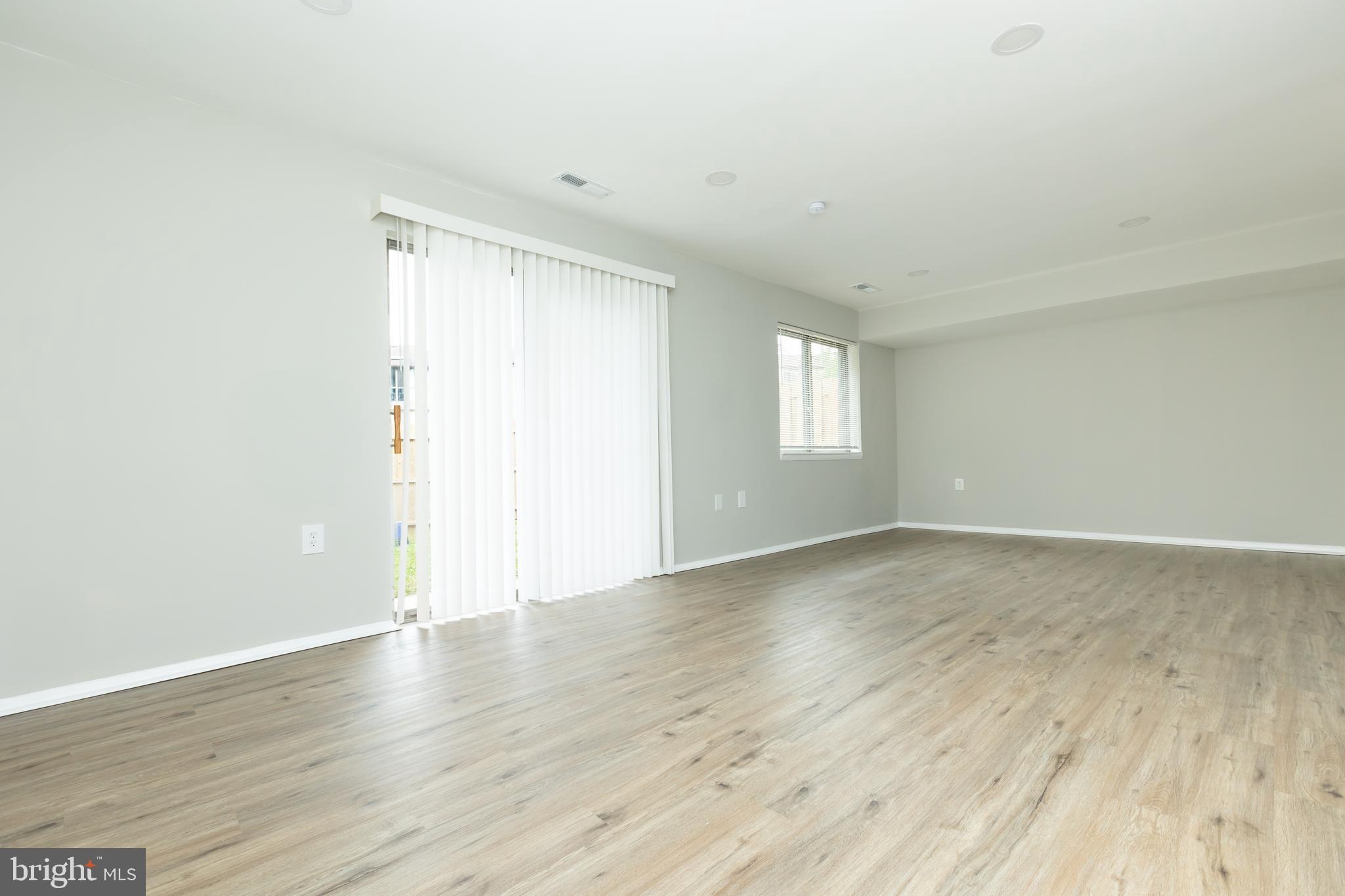 CENTERSTAGE - Residential