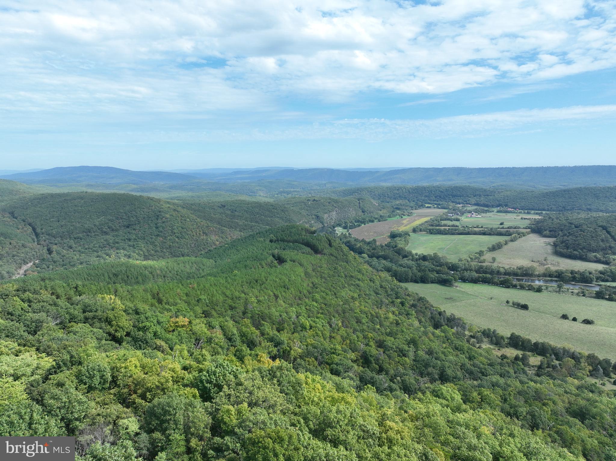 BLUFFS ON THE POTOMAC - Land