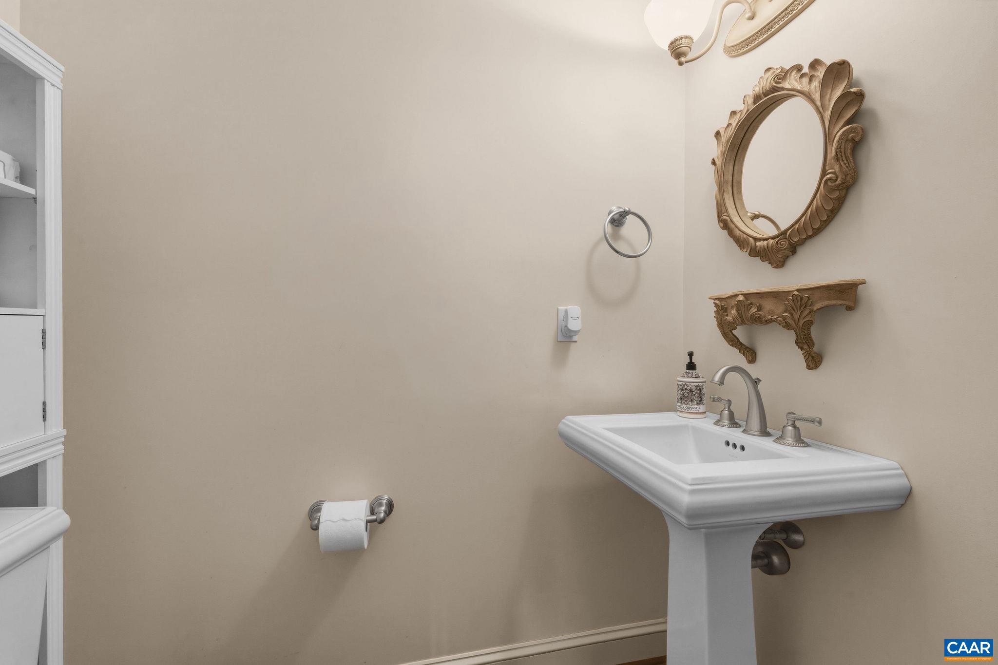 WALNUT HILLS - Residential