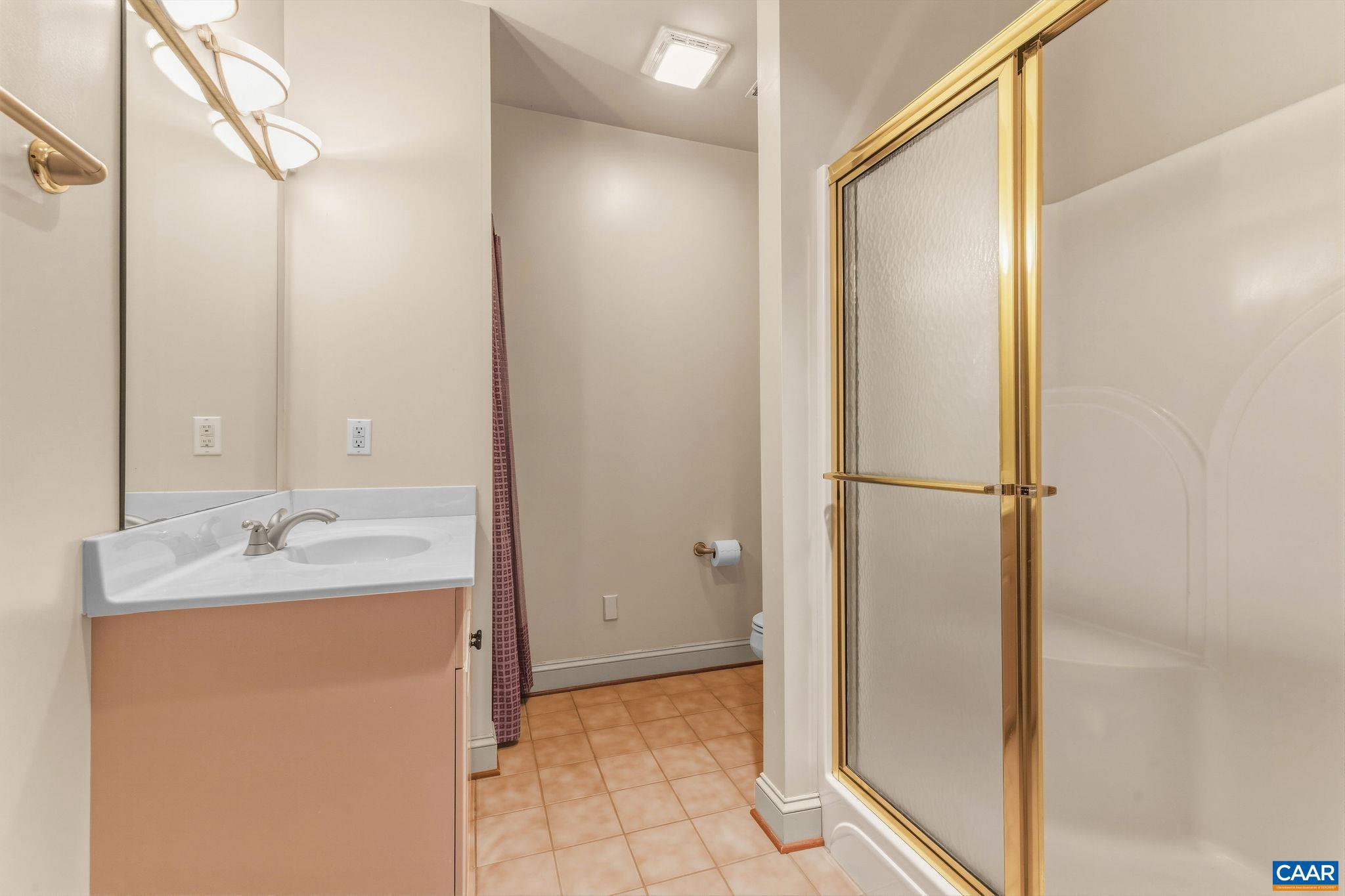 WALNUT HILLS - Residential