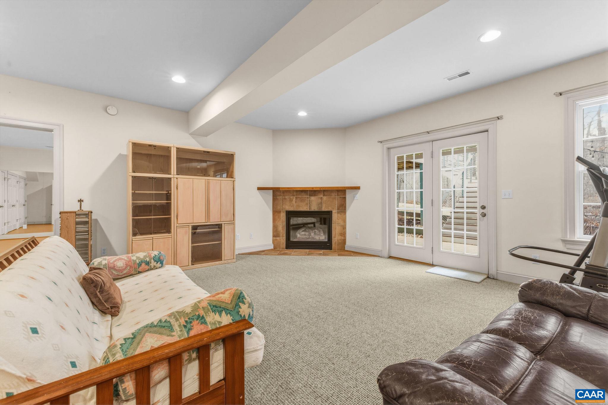 WALNUT HILLS - Residential