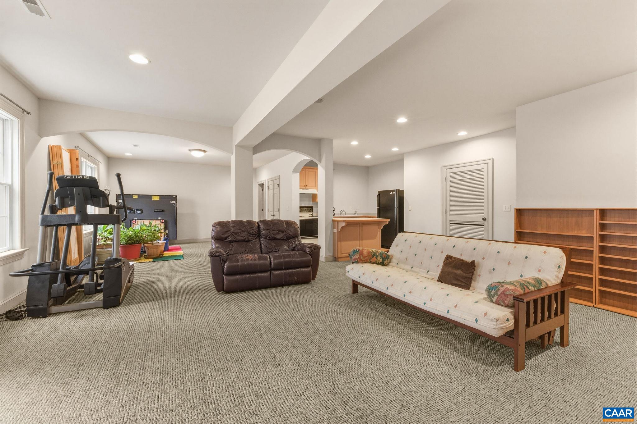 WALNUT HILLS - Residential