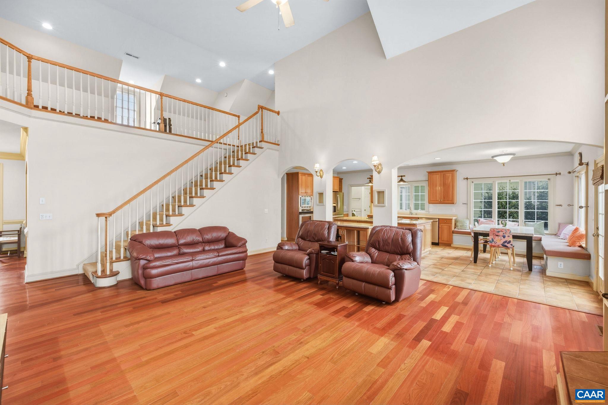 WALNUT HILLS - Residential