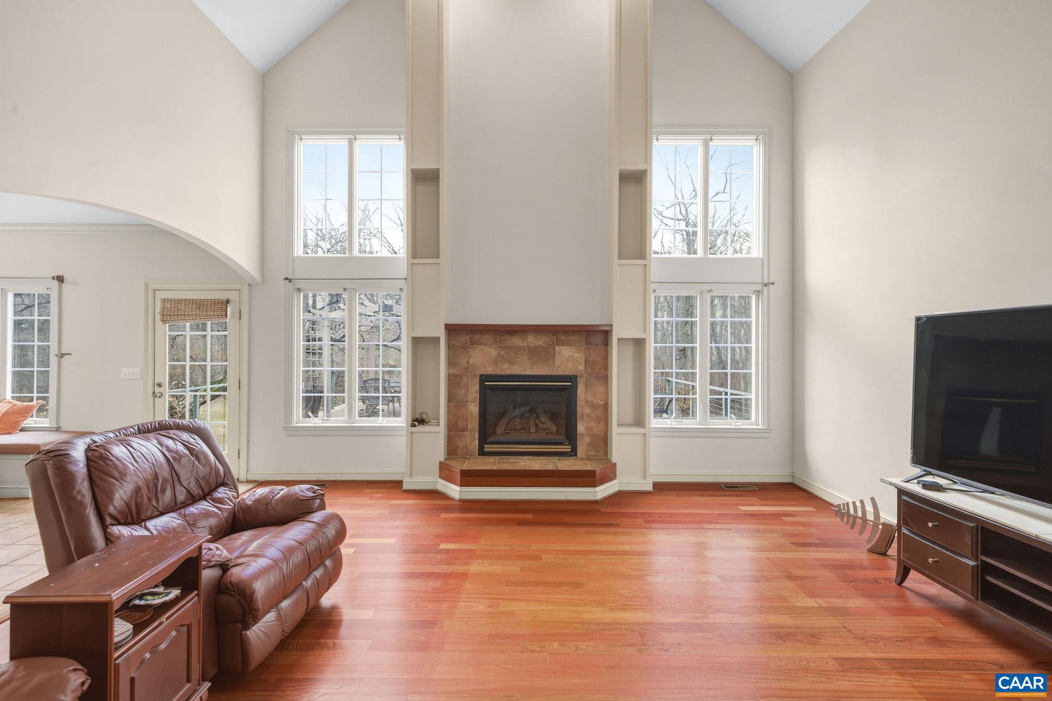 WALNUT HILLS - Residential