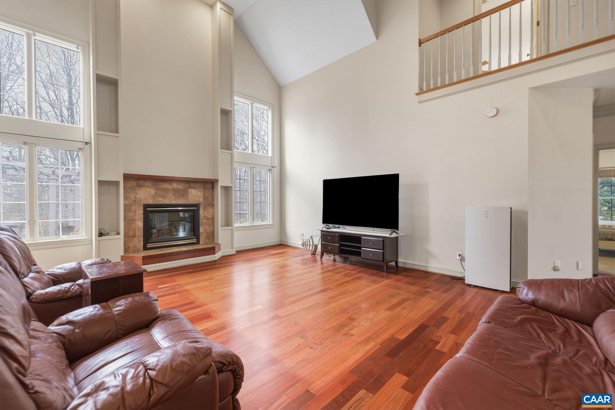 WALNUT HILLS - Residential