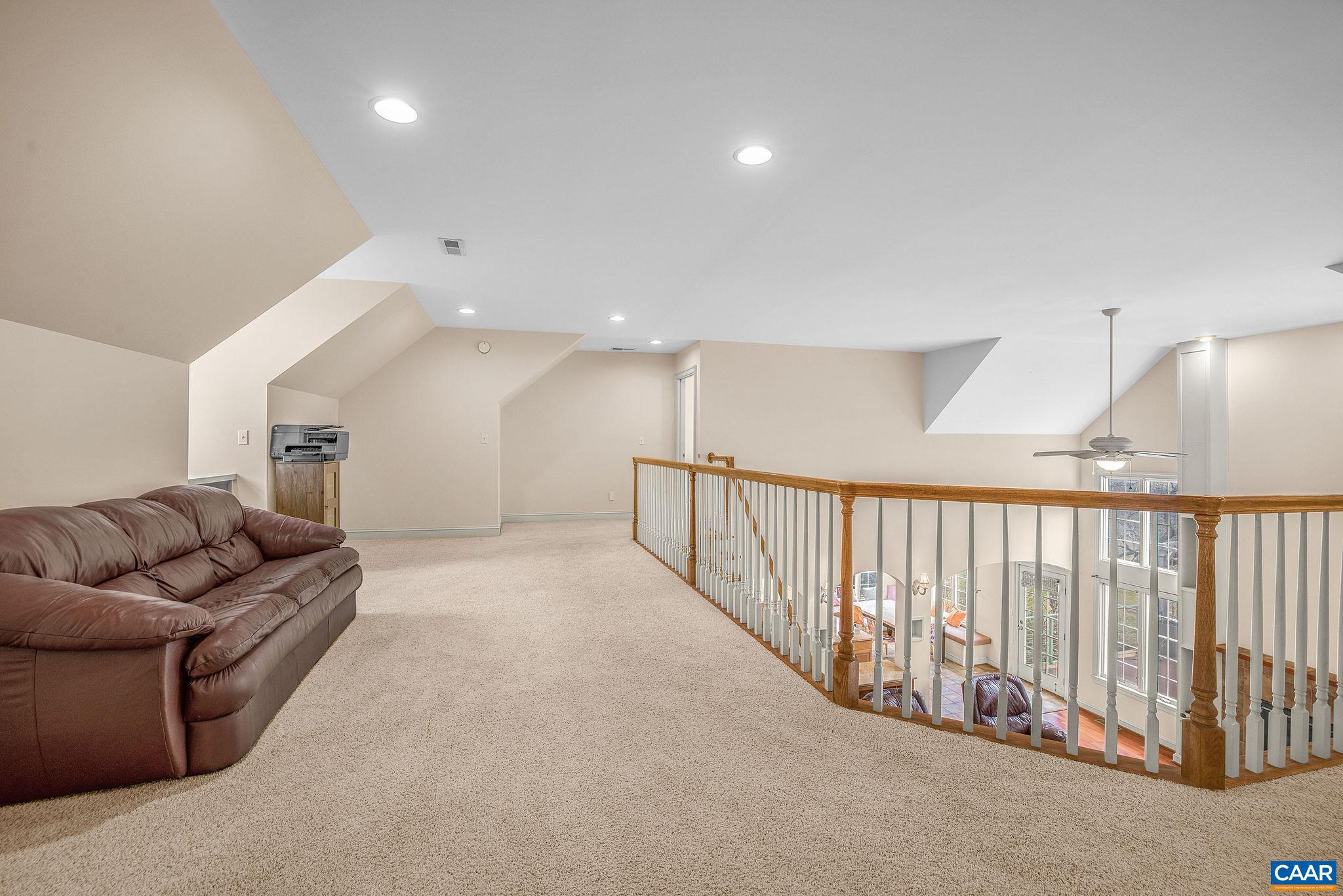 WALNUT HILLS - Residential