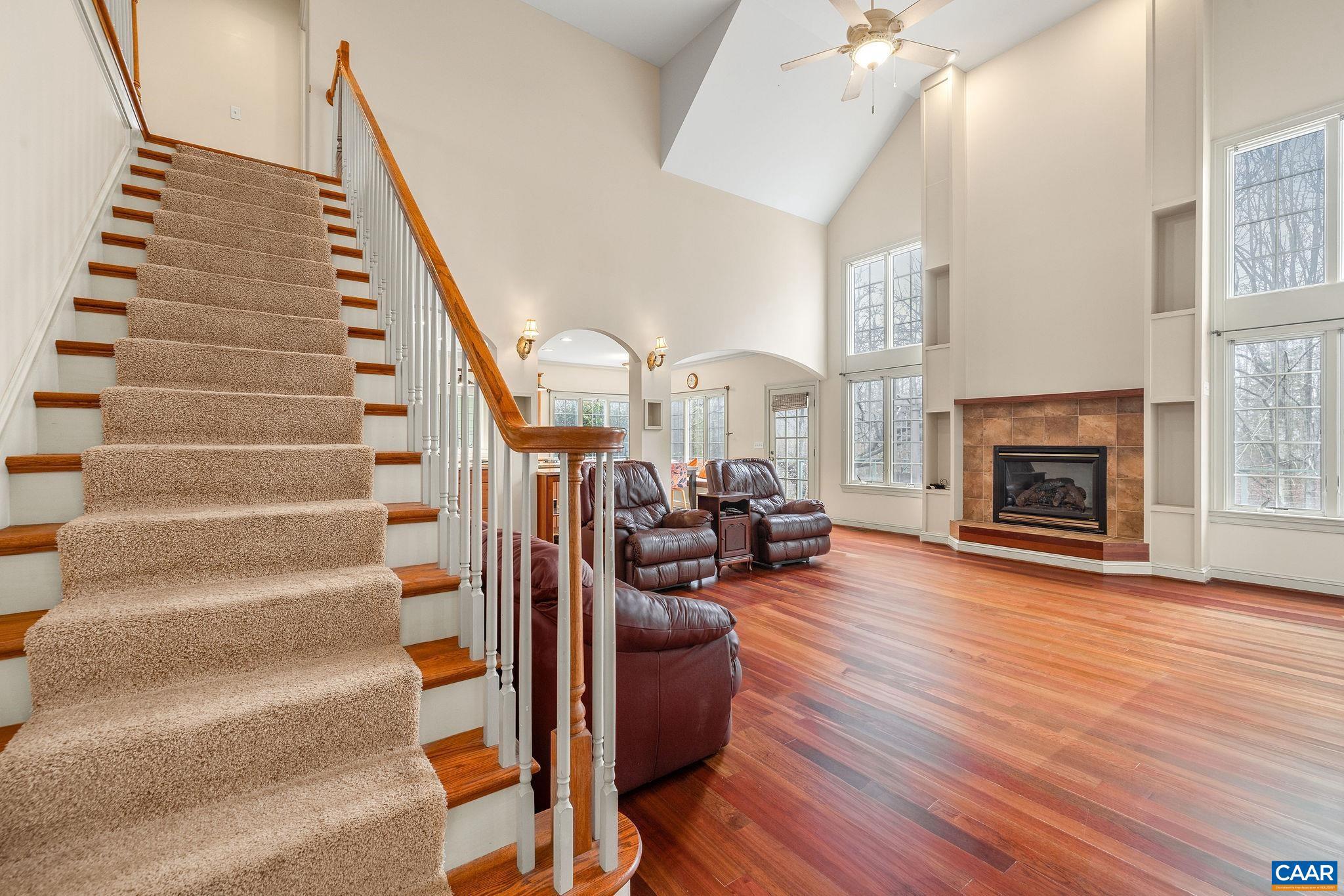 WALNUT HILLS - Residential