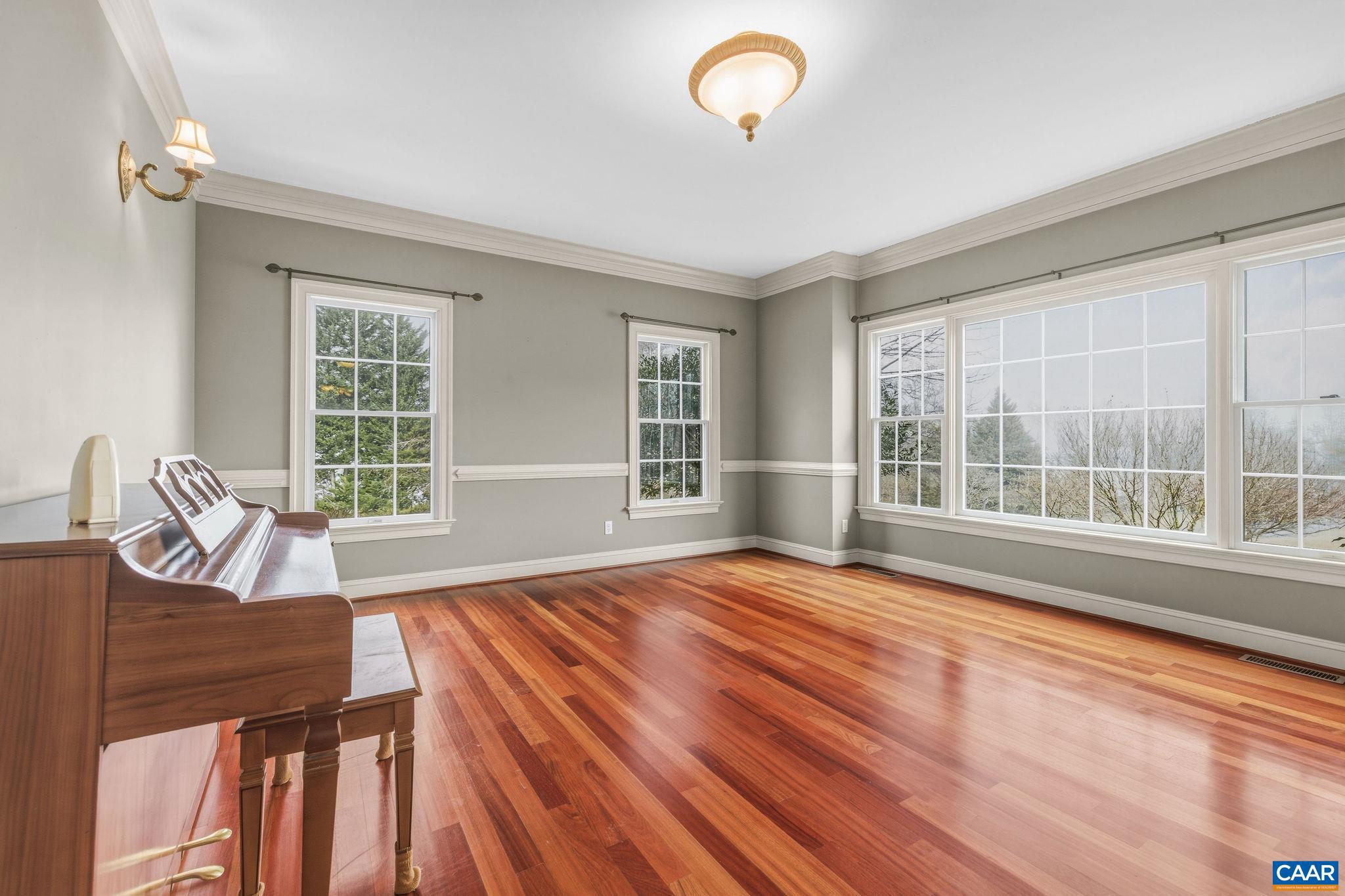 WALNUT HILLS - Residential