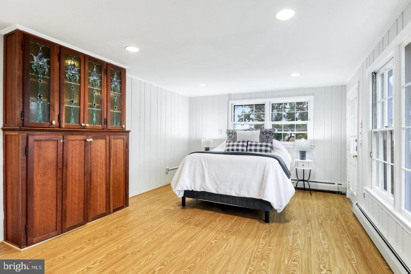 CLEARVIEW MANOR - Residential Lease